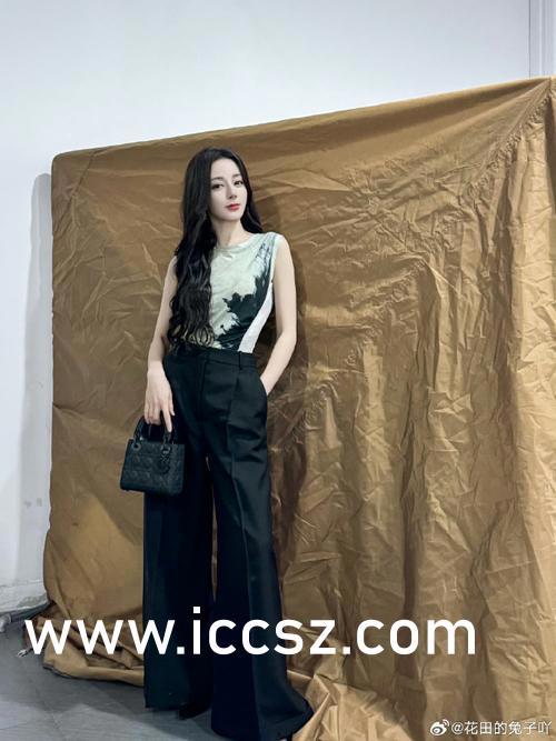 热巴最新娱乐爆料消息,娱乐爆料揭秘她的最新生活点滴 第1张 热巴最新娱乐爆料消息,娱乐爆料揭秘她的最新生活点滴 第1张